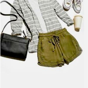 Thread & Supply
THREAD & SUPPLY DOLPHIN HEM SHORT